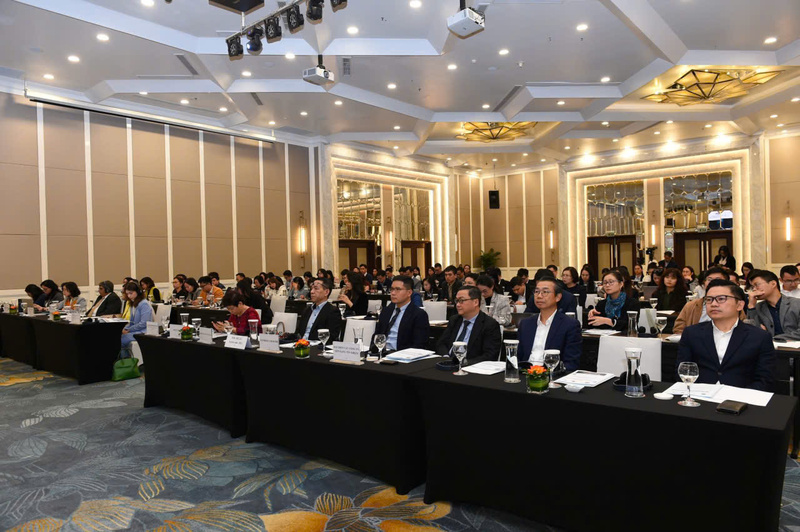 គណៈប្រតិភូចូលរួមសិក្ខាសាលា “ទីផ្សារវាយតម្លៃឥណទានវៀតណាម ទិសដៅអភិវឌ្ឍន៍ និងសក្តានុពល”។ រូបភាព៖ គណៈកម្មាធិការរៀបចំ