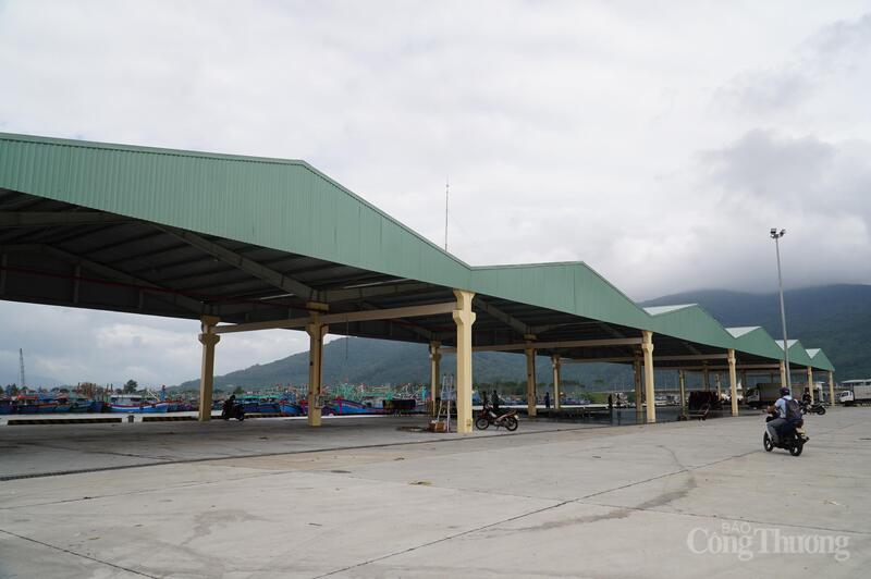 Các hạng mục chính của dự án gồm: Nâng cấp cải tạo cầu tàu số 1 và cầu tàu số 3 để nối vào cầu tàu số 2 đã thực hiện đầu tư ở giai đoạn 1.