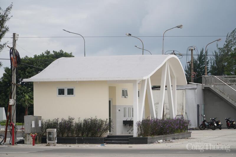 Hạ tầng phụ trợ: Tường rào, cổng ngõ, nhà vệ sinh công cộng, hệ thống PCCC