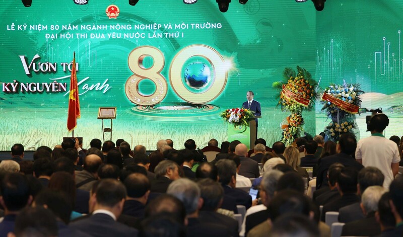 Tổng Bí thư đề nghị, ngành Nông nghiệp và Môi trường tiếp tục hoàn thiện thể chế, chính sách, đặt nền tảng chiến lược cho giai đoạn mới. Ảnh: VGP/Đức Tuân