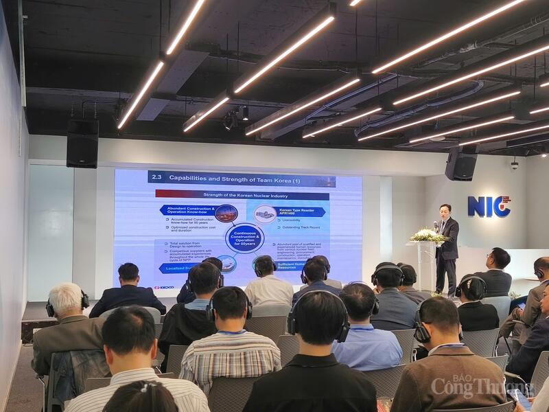 Hội thảo “Phát triển năng lượng hạt nhân và lò phản ứng hạt nhân môđun nhỏ SMR tại Việt Nam” diễn ra vào chiều 12/11. Ảnh: NH