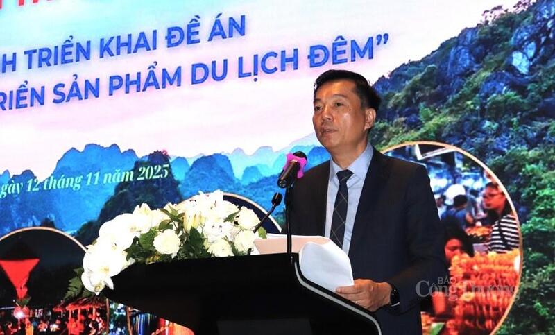 Lãnh đạo Sở Văn hóa, Thể thao và Du lịch tỉnh Quảng Ninh phát biểu tại hội nghị