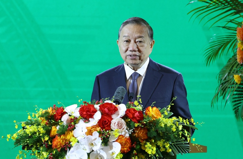 Tổng Bí thư Tô Lâm biểu dương những thành tích mà toàn thể cán bộ, công chức, viên chức và người lao động của ngành Nông nghiệp và Môi trường đã đạt được. Ảnh: VGP/Đức Tuân