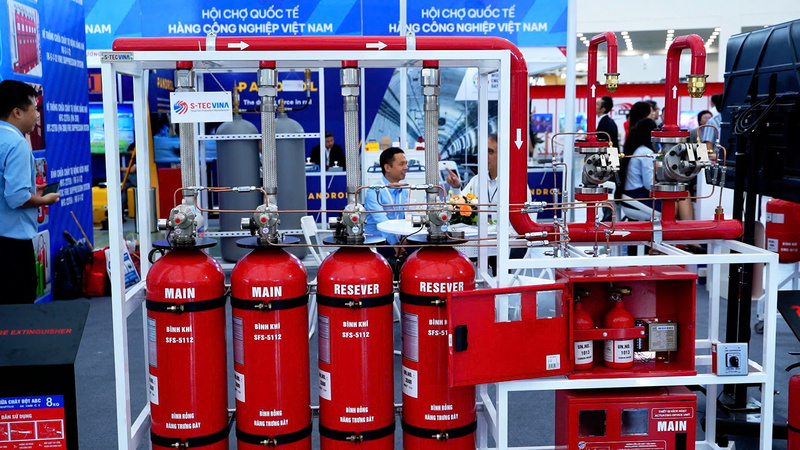 Các sản phẩm, thiết bị, giải pháp và công nghệ đường sắt - hạ tầng. Ảnh: Thái Mạnh