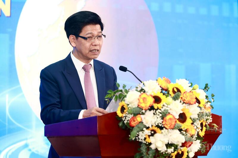 Ông Phạm Văn Hoành - Tổng Biên tập Báo Tài chính - Đầu tư phát biểu tại sự kiện. Ảnh: NH