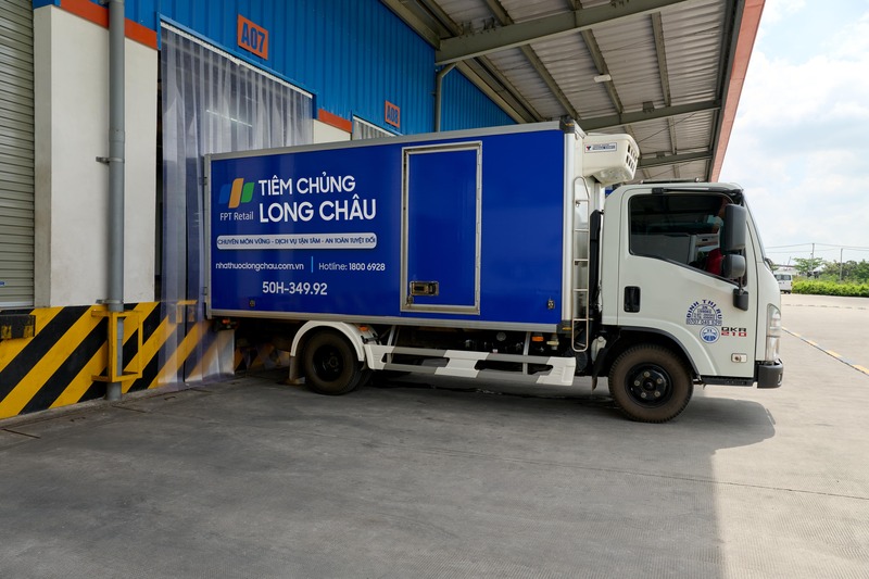 Hơn 2.000 liều vắc xin uốn ván được “thần tốc” điều động để kịp thời chăm sóc sức khỏe người dân miền Trung sau bão lũ.