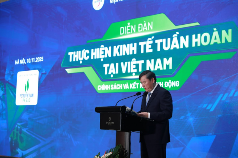 GS.TS Lê Văn Lợi - Chủ tịch Viện Hàn lâm Khoa học xã hội Việt Nam - phát biểu khai mạc Diễn đàn.