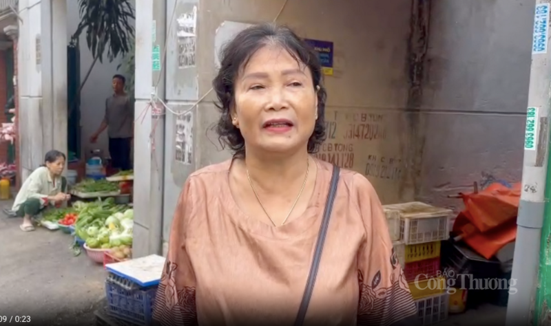 Bà Nguyễn Thị Quá, sống trên đường Nguyễn Đổng Chi ủng hộ chủ trương dẹp chợ cóc.
