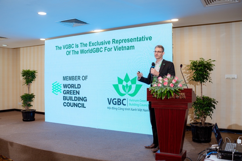 Ông Douglas Snyder - Giám đốc điều hành VGBC phát biểu khai mạc hội nghị.