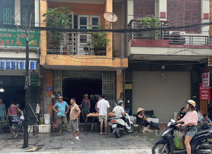 Phường Cầu Giấy cũng ra quân xử lý chợ khu vực ngõ 72 Dịch Vọng.