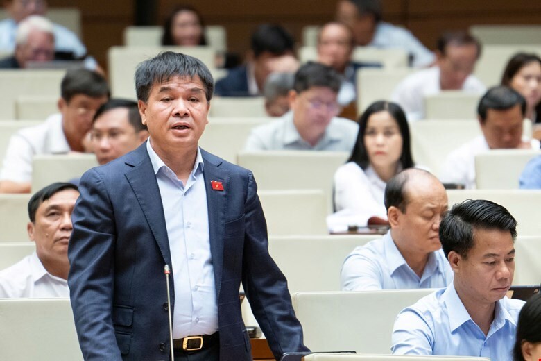 Đại biểu Nguyễn Hữu Toàn (đoàn Lai Châu) . Ảnh: QH