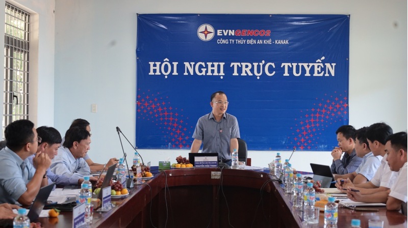 Quang cảnh buổi làm việc trực tuyến giữa đoàn công tác EVNGENCO2 với lãnh đạo AKKN tại Cụm Nhà máy Thủy điện An Khê và các điểm cầu của Công ty