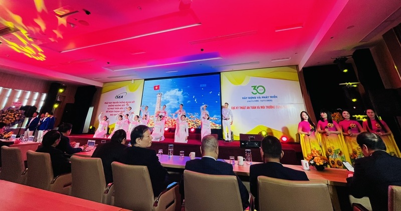 Tròn 30 năm xây dựng và trưởng thành, Cục Kỹ thuật an toàn và Môi trường công nghiệp khẳng định vai trò trụ cột trong bảo đảm an toàn và gìn giữ môi trường ngành Công Thương