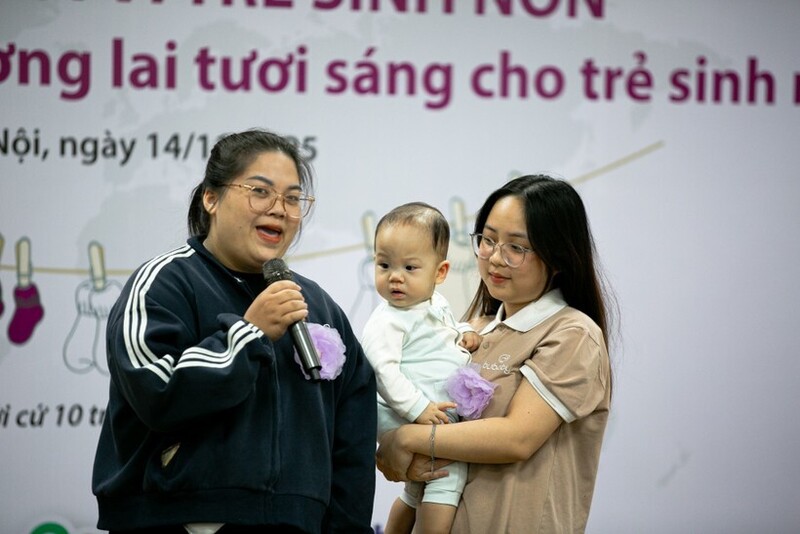 Bé Minh Đạt sinh non (1,2kg), đã vượt qua rất nhiều thử thách trong thời gian đầu đời, nhờ được chăm sóc tốt, nay bé 1 tuổi, nặng 10kg.