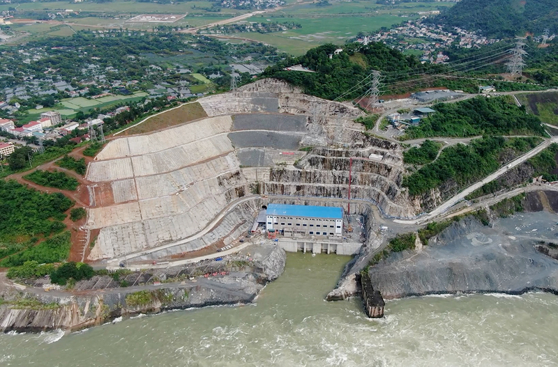 Toàn cảnh nhà máy thuỷ điện Hoà Bình mở rộng.