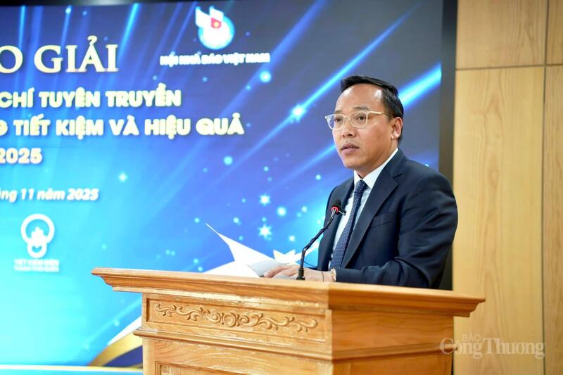 Thứ trưởng Bộ Công Thương Nguyễn Hoàng Long phát biểu khai mạc buổi lễ.