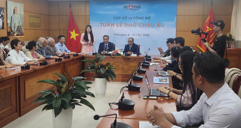 Thông qua chương trình Tuần lễ Phở Việt Nam 2025, thực khách châu Âu có dịp khám phá về món phở Việt Nam. Ảnh: QL