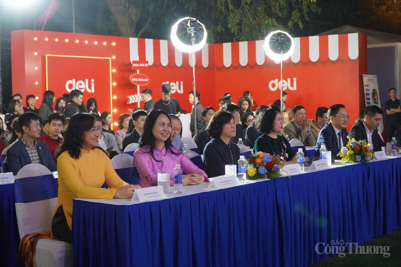 Khai mạc Tuần lễ Thương mại điện tử quốc gia và Ngày mua sắm trực tuyến Việt Nam - Online Friday 2025 - 1