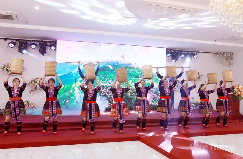 Ngày hội còn là dịp để bảo tồn và phát huy giá trị văn hóa truyền thống, làm sống lại tinh thần đại đoàn kết các dân tộc