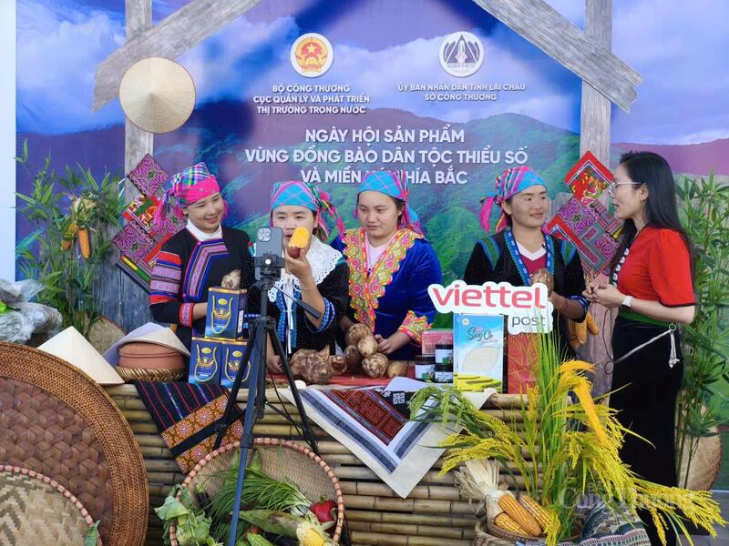 Kênh livestream tại gian hàng nông sản Lai Châu chiếm được sự quan tâm của người tiêu dùng