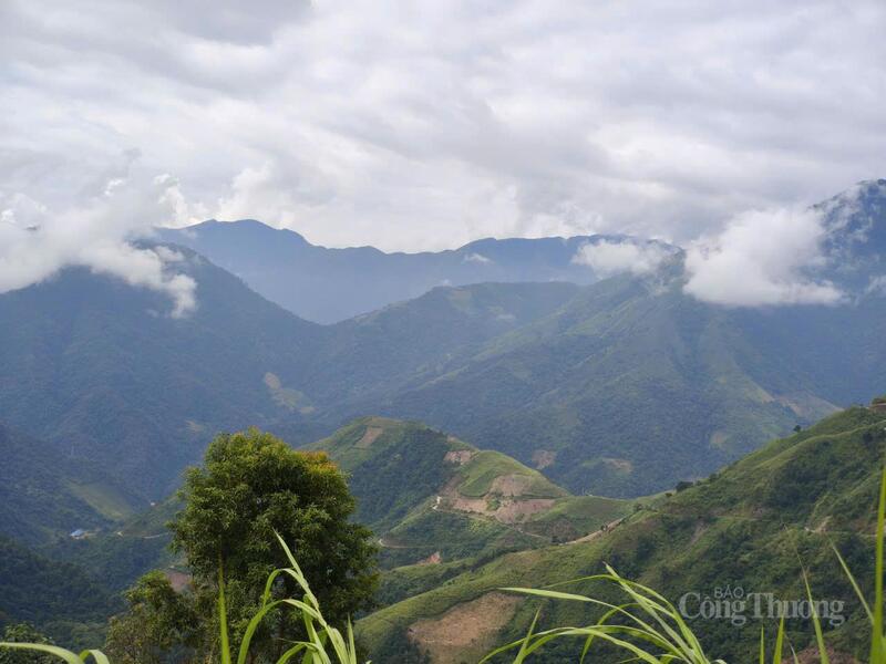 Con đường lên đỉnh Pusilung ( tỉnh Lai Châu) như khám phá một bức tranh thiên nhiên kỳ vĩ, thu hút du khách