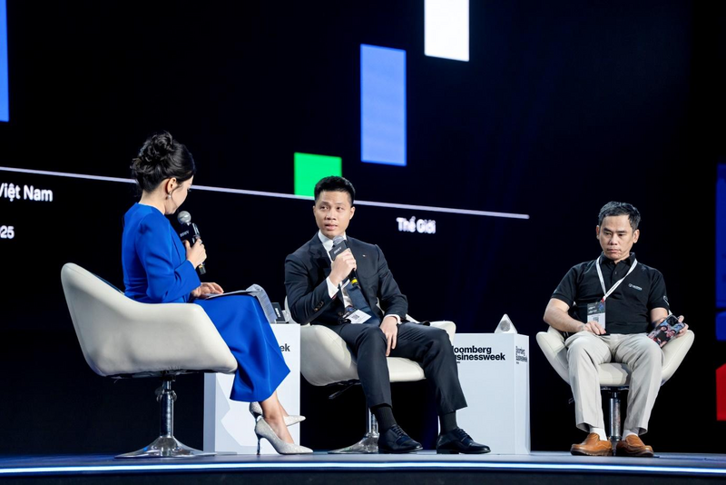 Ông Hà Trung Kiên, Phó Chủ tịch G-Group (giữa) phát biểu tại sự kiện