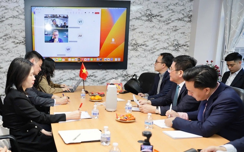 Bộ trưởng Bộ Công Thương Việt Nam Nguyễn Hồng Diên điện đàm với Bộ trưởng Bộ Ngoại thương Costa Rica Manuel Tovar Rivera. Ảnh: Nguyên Minh