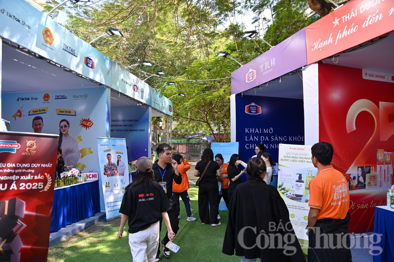 Ngoài ra, các hoạt động giao lưu và kết nối giúp lan tỏa sản phẩm Việt, từ đặc sản vùng miền, OCOP đến sản phẩm công nghệ cao, tới người tiêu dùng trên cả nước.