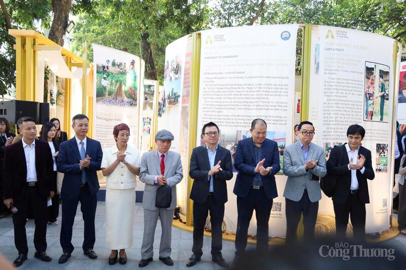 Các giám khảo tại vòng chung kết Giải thưởng Hành động vì cộng đồng - Human Act Prize 2025.