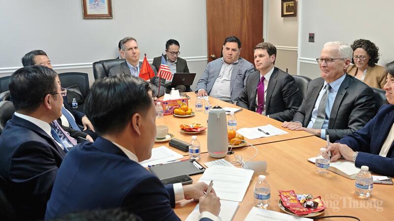 Nhiều lãnh đạo doanh nghiệp nhấn mạnh, nhìn thấy tiềm năng tăng trưởng dài hạn tại thị trường Việt Nam và mong muốn tăng cường mở rộng hợp tác với các bộ, ngành và các cơ sở đào tạo, đồng thời tìm kiếm cơ hội kết nối sâu hơn vào hệ sinh thái công nghiệp trong nước.