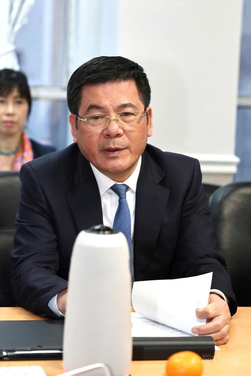 Bộ trưởng Nguyễn Hồng Diên ghi nhận kết quả hợp tác và những kiến nghị của các doanh nghiệp bán dẫn Hoa Kỳ.