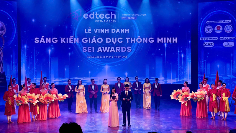Lễ Vinh danh Sáng kiến giáo dục thông minh (SEI Awards) lần thứ ba năm 2025. Ảnh: Phương Hà