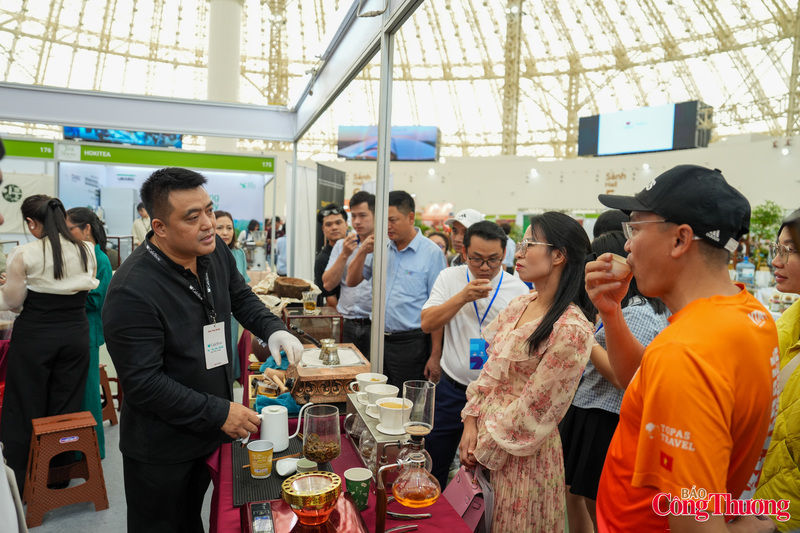 Đặc biệt, không chỉ là một triển lãm thương mại, sự kiện còn là ngày hội của những người yêu cà phê và trà.