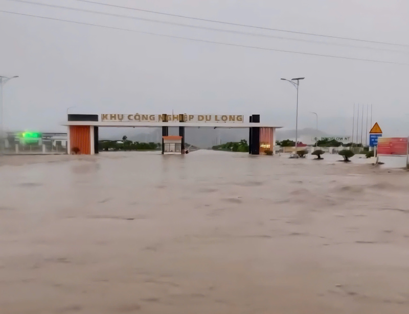 Mưa lớn kéo dài gây ngập úng tại Khu công nghiệp Du Long