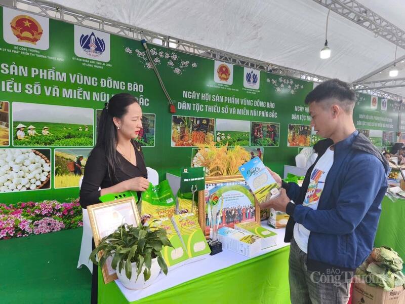 Gạo đặc sản Lai Châu - Séng Cù luôn được người tiêu dùng lựa chọn.