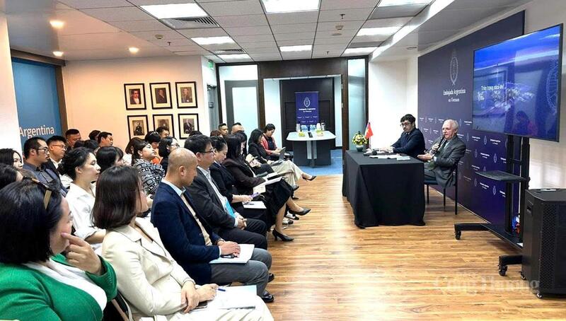 Hội thảo “Cơ hội đầu tư tại Argentina: Cơ chế khuyến khích đầu tư lớn (RIGI) và các lĩnh vực chiến lược”. Ảnh: Hoa Quỳnh.