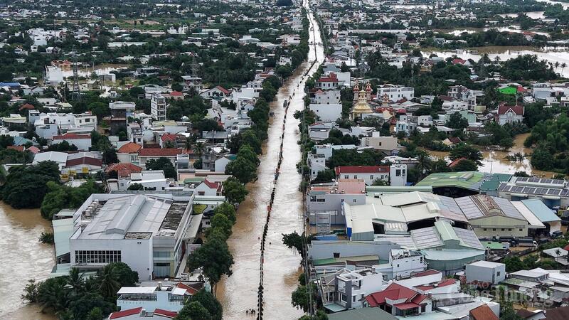 Trên sông Cái Nha Trang và sông Cái Phan Rang xuất hiện lũ ở mức báo động 2 - 3.