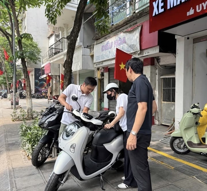 Thị trường xe máy nhập khẩu cuối năm 2025 ghi nhận đà tăng giá mạnh. Ảnh: Nguyễn Vân