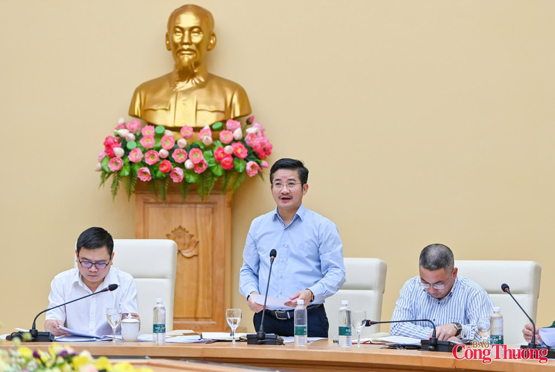 Ông Trịnh Văn Thuận, Phó Cục trưởng Cục Kỹ thuật an toàn và Môi trường công nghiệp phát biểu tại hội thảo.