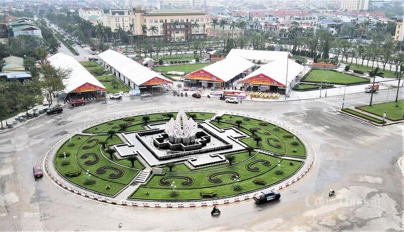 Hội chợ Công Thương vùng Bắc Trung Bộ – Hà Tĩnh 2025 là hội chợ có quy mô lớn nhất từ trước tới nay tổ chức tại Hà Tĩnh. Ảnh: Trọng Tùng