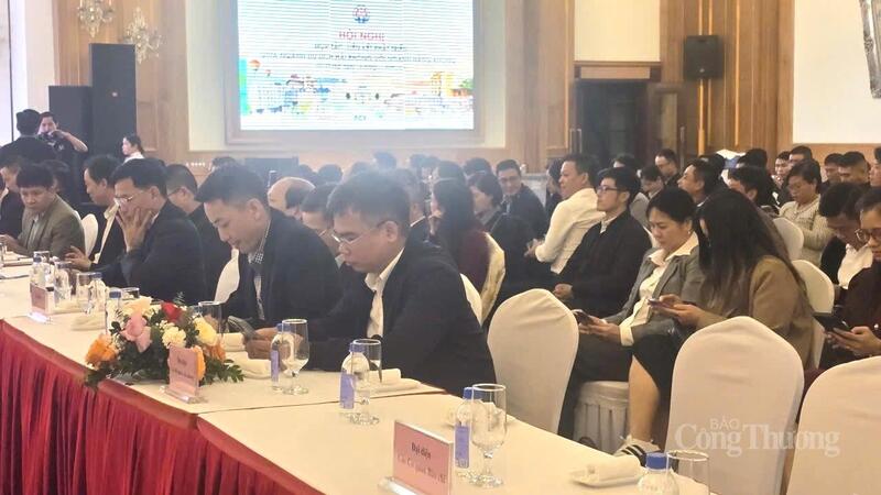 Các đại biểu tham dự đại hội