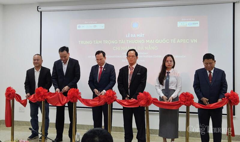 Cérémonie d'inauguration de la succursale de Da Nang du Centre d'arbitrage commercial international APEC Vietnam