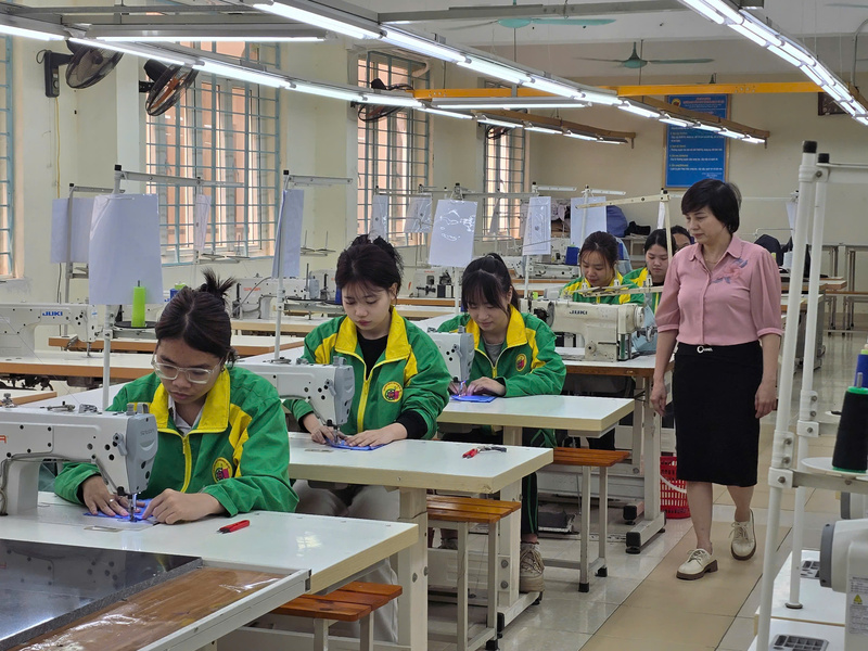 Nhà trường có hệ thống phòng thực hành hiện đại, bám sát yêu cầu của thị trường lao động. Ảnh: Thu Hường