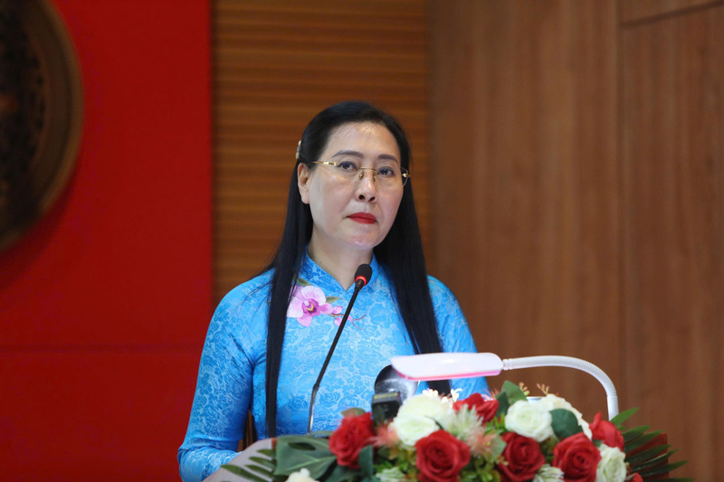 Đồng chí Bùi Thị Quỳnh Vân, Ủy viên Ban Chấp hành Trung ương Đảng, Phó Trưởng Ban Tổ chức Trung ương phát biểu công bố quyết định của Ban Bí thư.