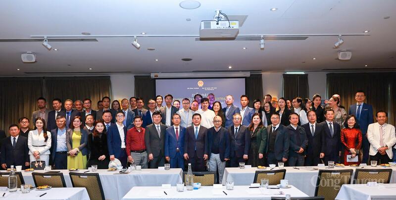 Các đại biểu tham dự diễn đàn.