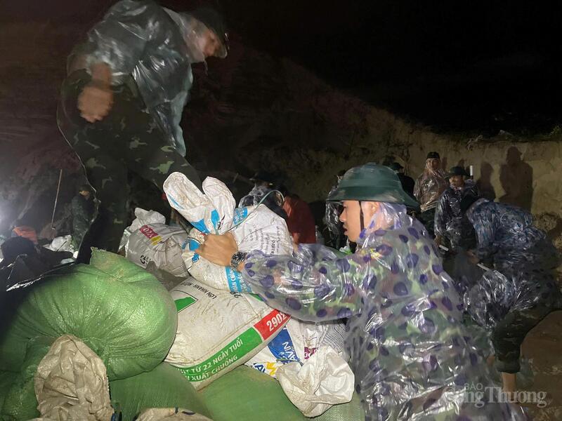 Đà Nẵng: Bộ đội trắng đêm cứu kè An Lương - 5