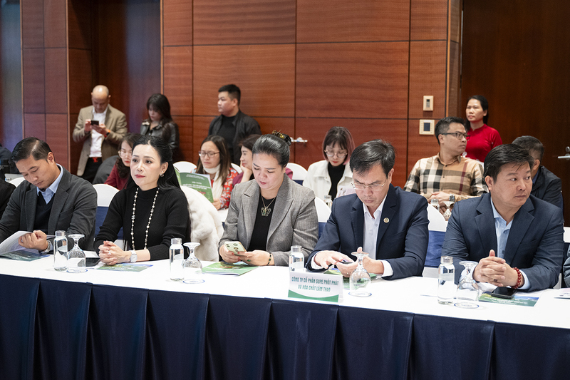 Các chuyên gia, doanh nghiệp tham dự hội thảo. Ảnh: Minh Thành