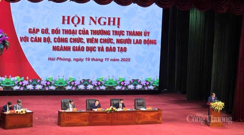 Lãnh đạo TP. Hải Phòng gặp gỡ, đối thoại với cán bộ, công chức, viên chức và người lao động ngành Giáo dục và Đào tạo