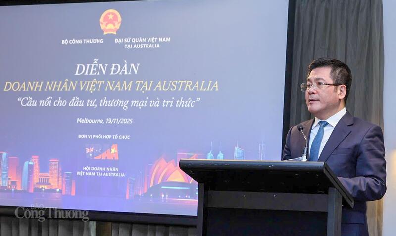 Ο Υπουργός Βιομηχανίας και Εμπορίου Νγκουγιέν Χονγκ Ντιέν εκφώνησε ομιλία στο φόρουμ. Φωτογραφία: Νγκουγιέν Μινχ