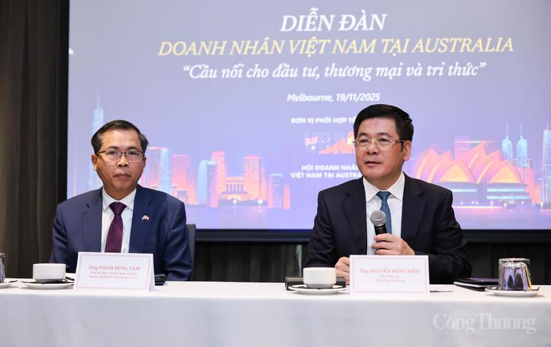 Bộ trưởng Bộ Công Thương Nguyễn Hồng Diên và Đại sứ Việt Nam tại Australia Phạm Hùng Tâm.